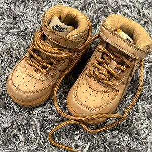 Boys Toddler Nike Shoes size 6c